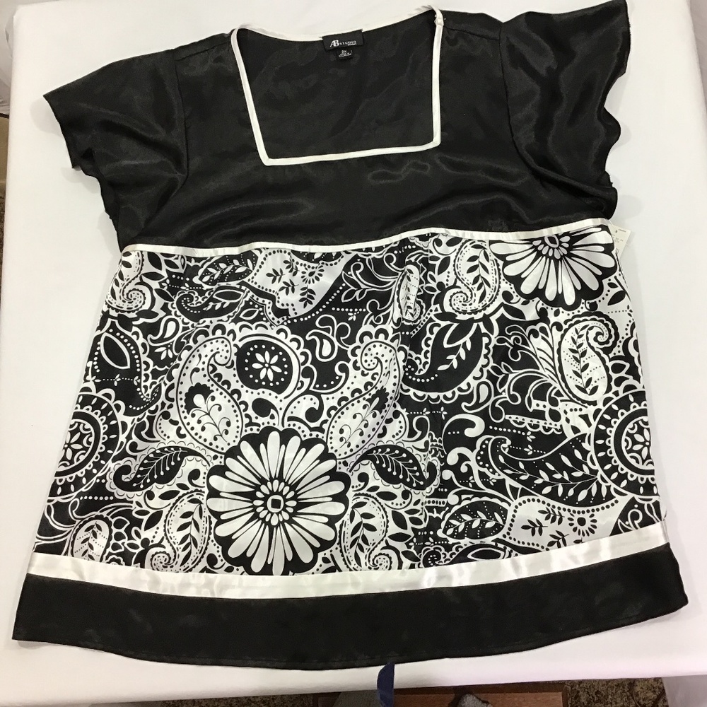 AB Studio Black/White Bohemian Style Blouse